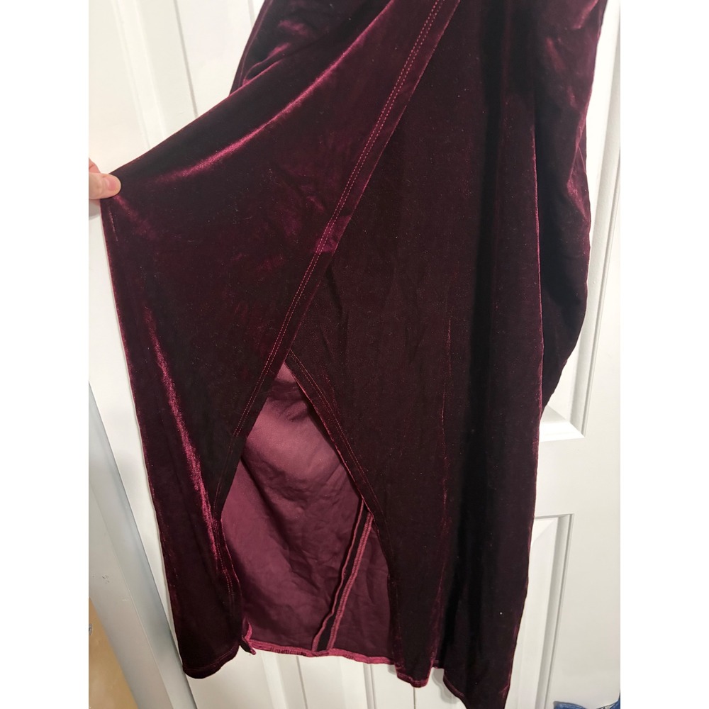 D.ARK Dress Velvet Cutout Burgundy Gold Hardware Midi M NWOT Aesthetic - Picture 8 of 12